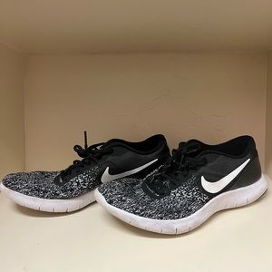 Flex Contact Nike running shoes